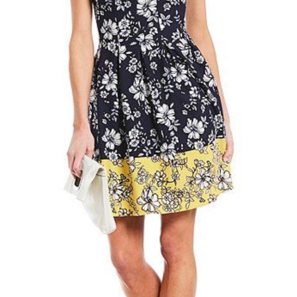 Vince Camuto Sleeveless V-Neck WhiteNavy Floral Dress w/Yellow Hem. and POCKETS! - Picture 1 of 7